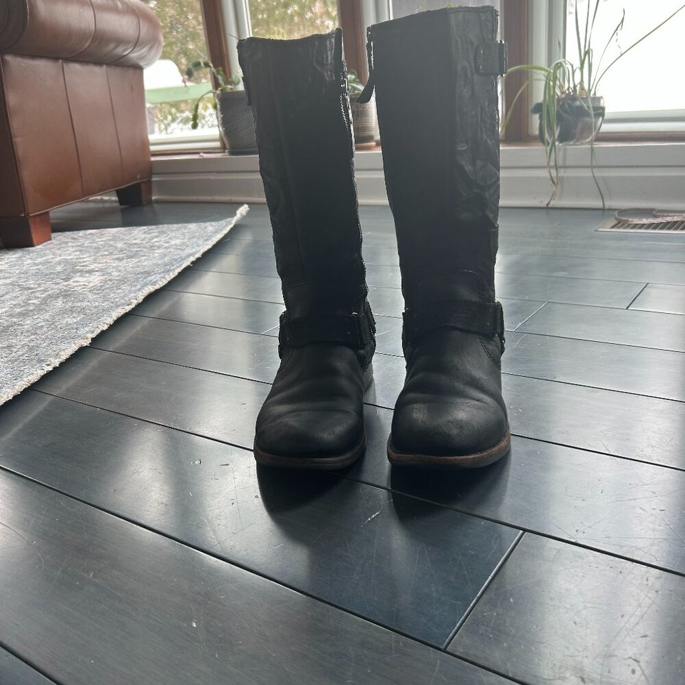 Black Ugg Tall Leather Boot